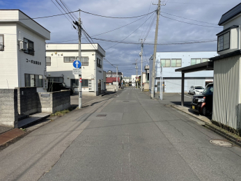 �O�ʓ��H�܂ތ��n�ʐ^�@-