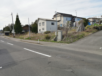 �O�ʓ��H�܂ތ��n�ʐ^�@�O�ʓ��H�͓~�G���Ⴀ��܂��B