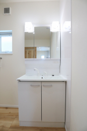 ���ʑ�E���ʏ��@�N���i�b�v���B�Ԍ����L�����ʃ{�E���͐l�H�嗝�ΐ��ŁA�����ϋv��������܂��B