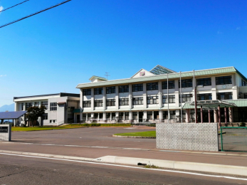 ���ӊ��@���ꐼ���w�Z�܂Ŗ�790m�k��10���B