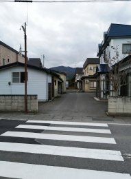 �O�ʓ��H�܂ތ��n�ʐ^�@�O�ʓ��H�͓~�G���Ⴀ��܂��B