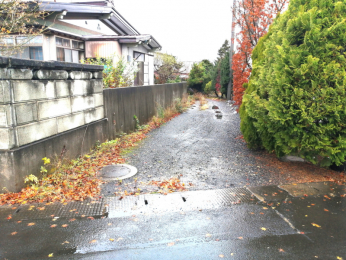 �O�ʓ��H�܂ތ��n�ʐ^�@�O�ʓ��H�͓~�G���Ⴀ��܂��B