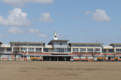 ���ӊ��@���蒆�w�Z�܂Ŗ�1300m�B